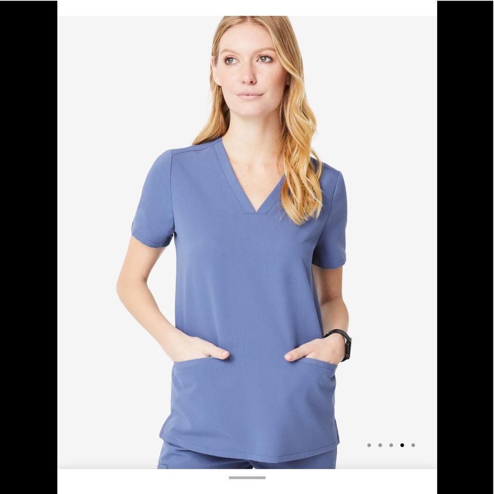 NWT FIGS Casma Three-Pocket Scrub Top Big Sky Blue